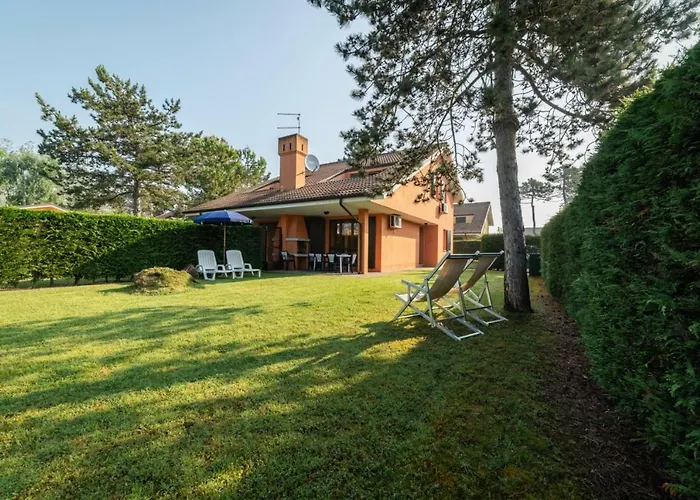 V4 Bi-trifamiliare Villa *