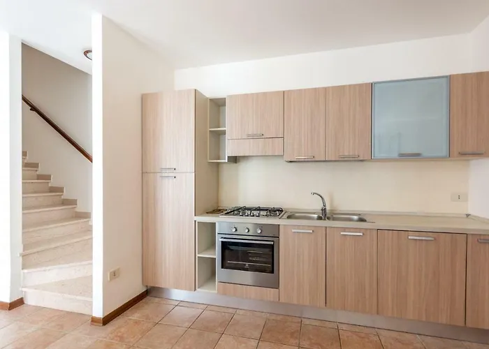 V4 Bi-trifamiliare 이솔라 알바렐라