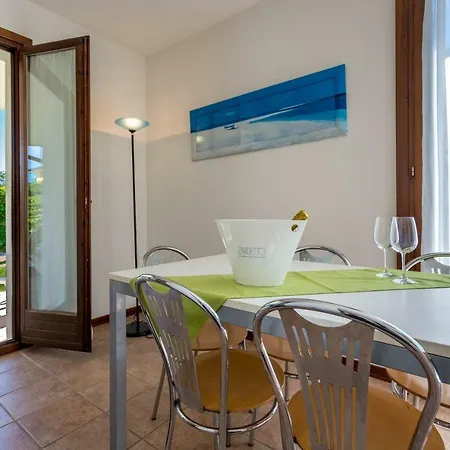 V4 Bi-trifamiliare Albarella Island