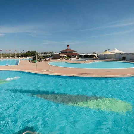 V4 Bi-trifamiliare Villa *