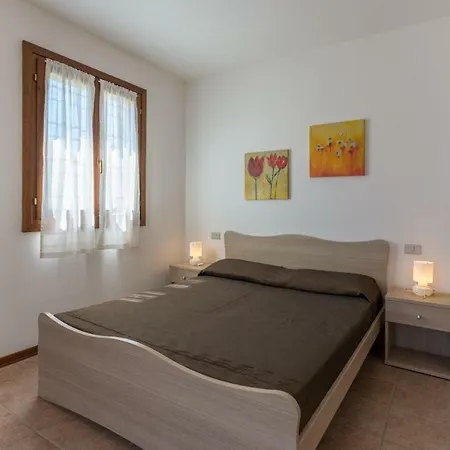 V4 Bi-trifamiliare Villa
