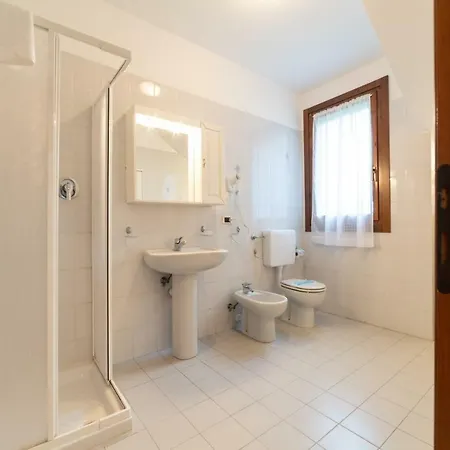 V4 Bi-trifamiliare Villa Albarella Island