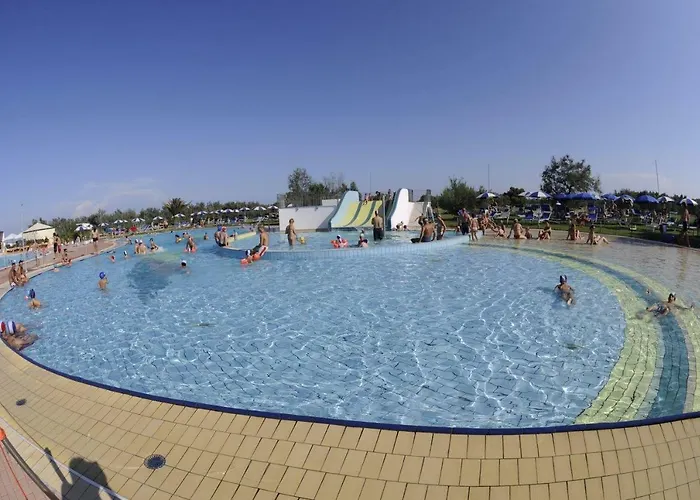 V4 Bi-trifamiliare Villa *