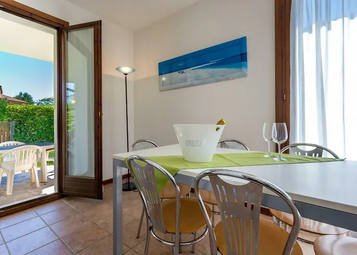 V4 Bi-trifamiliare Albarella Island