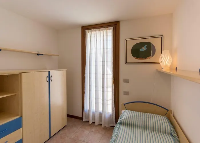 V4 Bi-trifamiliare *