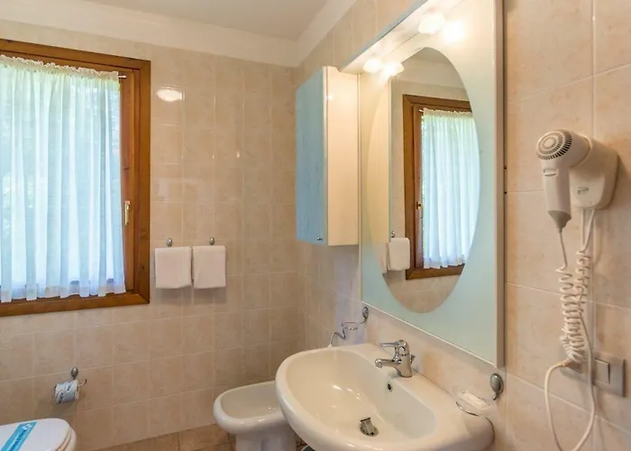 V4 Bi-trifamiliare Villa *